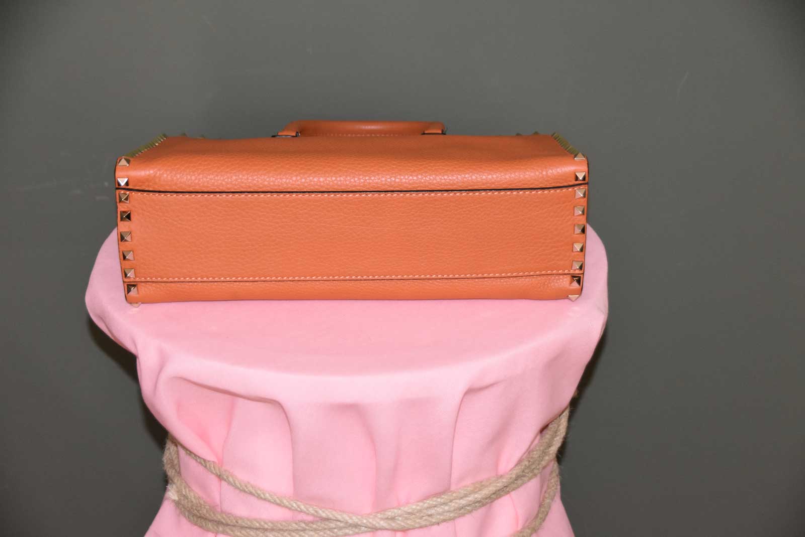 VALENTINO ORANGE ROCKSTUD SHOPPING BAG