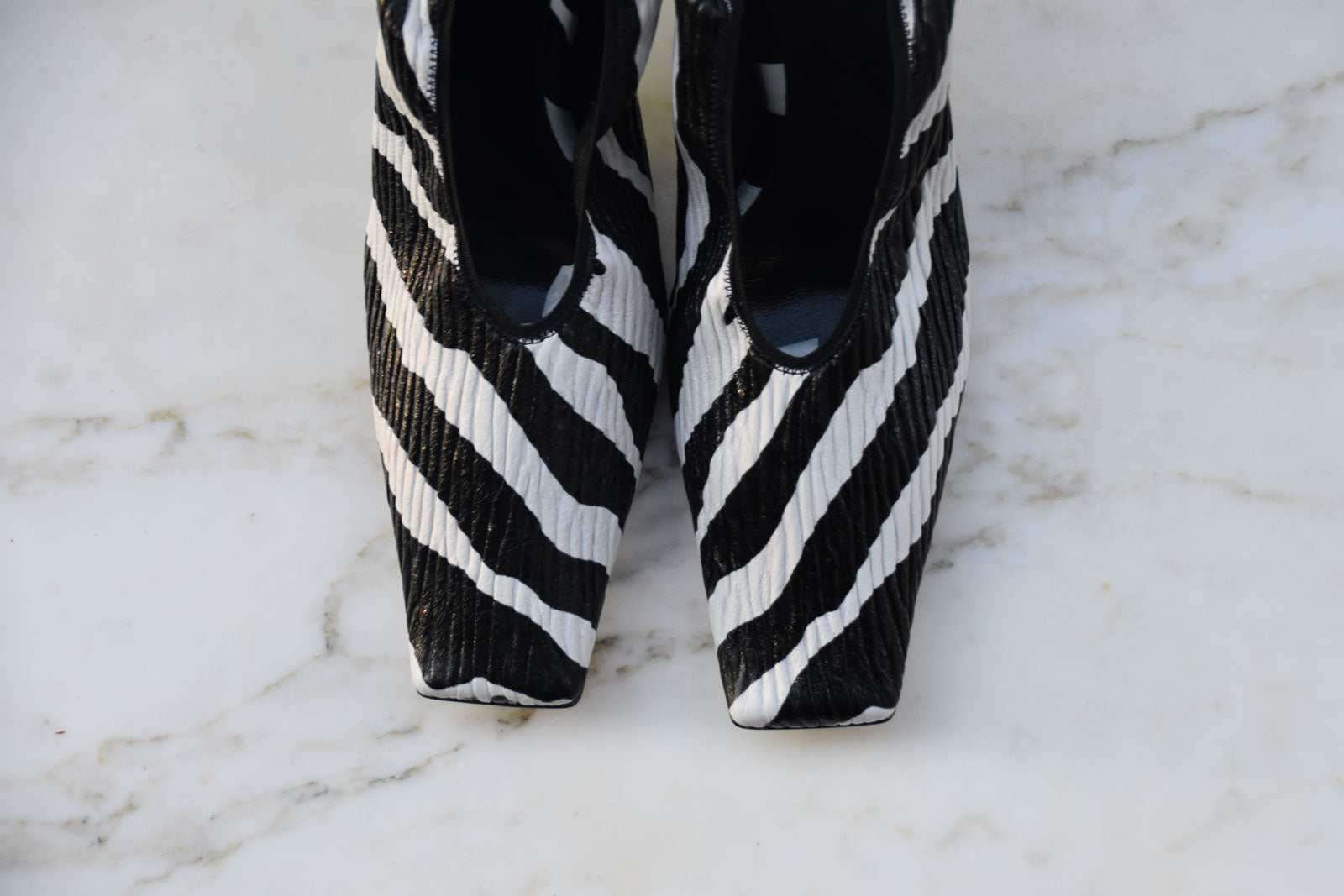 BOTTEGA VENETA PRINT BLACK/WHITE ZEBRA PRINT PUMPS